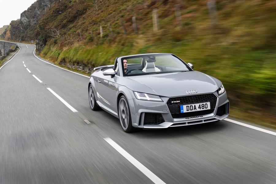  Audi TT RS Roadster (8S) 2016 года  (UK) (фото 27 из 40)
